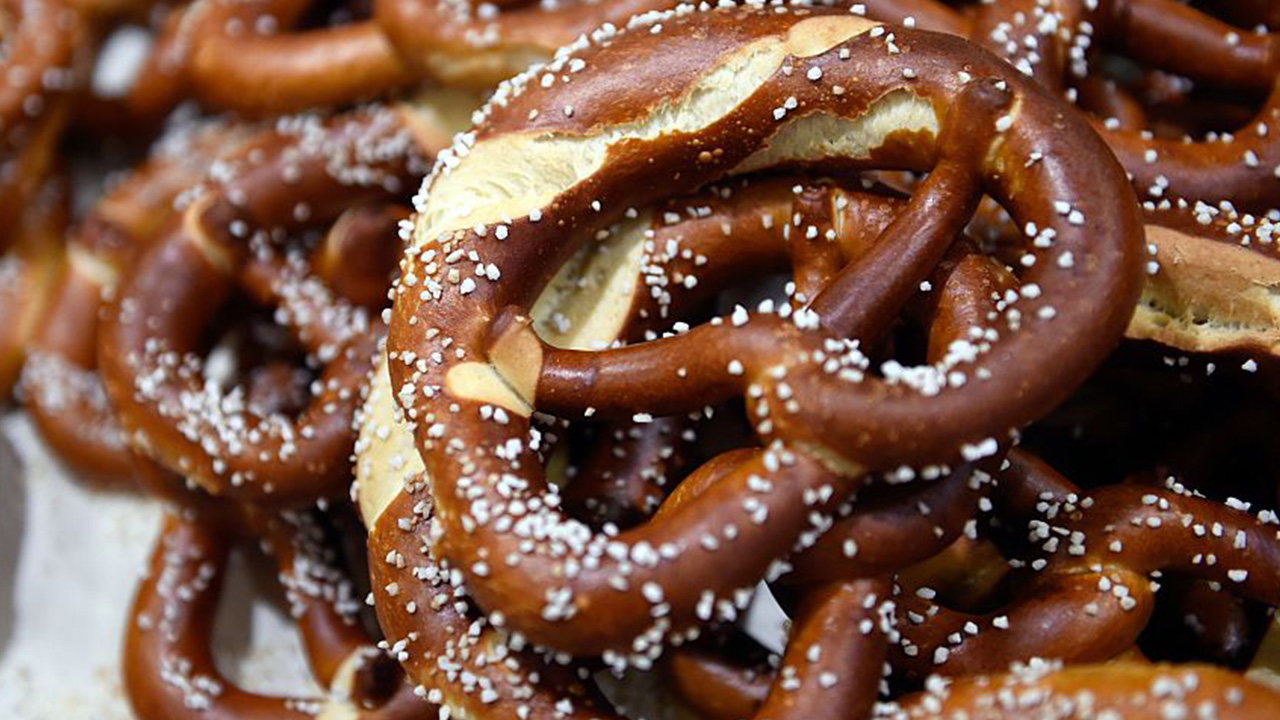 Students served pretzels covered in oven cleaner, lawsuit claims — Suwanee Schools news